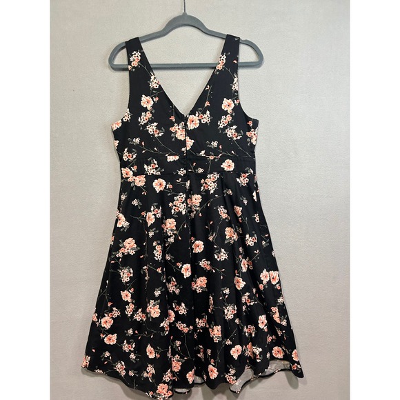 Torrid Floral‎ Print Fit Flare Dress Size 14 Black Pink Sleeveless V Neck - Picture 2 of 7
